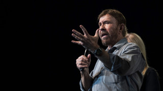 Ανησυχία για τον Τσακ Νόρις: Εσπευσμένα στο νοσοκομείο