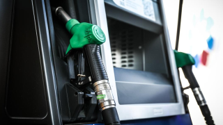 Έσπασαν το φράγμα των 2 ευρώ η βενζίνη: Έρχονται πανευρωπαϊκά μέτρα