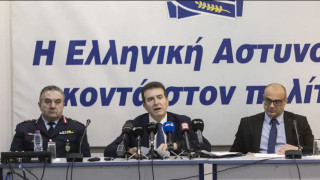 Όταν τις συντριπτικές αποδείξεις τις χαρακτηρίζεις απλές ενδείξεις, κινδυνεύεις να θεωρηθείς αναξιόπιστος