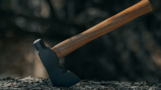 Αμπελόκηποι: 35χρονος επιτέθηκε με τσεκούρι και τραυμάτισε αστυνομικό