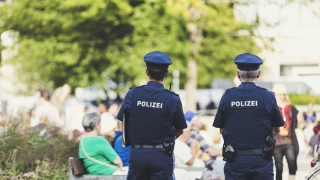 Πήγε να τους ξεκληρίσει: Σκότωσε τον γιο του και τραυμάτισε σύζυγο και κόρη