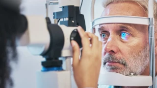 Όραση: Μπορεί μια εξέταση ματιών να «δείξει» πρώιμα σημάδια άνοιας;