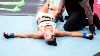 Σοκ στο UFC: Εγκληματική ενέργεια της Γκράσο κατά της Μπάρμπερ σε αγώνα