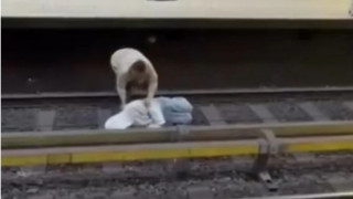 Ξάπλωσε στις ράγες του μετρό και... περίμενε τον συρμό