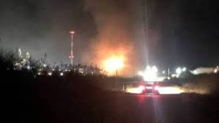 Νέα Καρβάλη: Συνεχείς εκρήξεις σε εργοστάσιο πετρελαίου (vid)