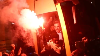 ΑΕΚ: Αποθέωση της αποστολής στη Νέα Φιλαδέλφεια-Άναψε πυρσό ο Κοϊτά