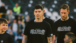 Οι παίκτες της Παρτίζαν φόρεσαν μπλουζάκια για τους αδικοχαμένους φίλους του ΠΑΟΚ