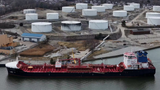 Ντουμπάι: Εκτόξευσε τις τιμές πετρελαίου ιρανική επίθεση σε πετρελαιοφόρο