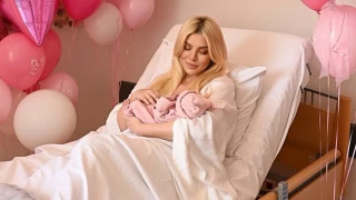 Κατερίνα Καινούργιου: Οι πρώτες φωτογραφίες με την κόρη της (pics)