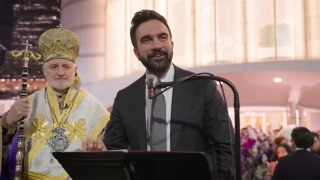 Ευχήθηκε «Καλή Ανάσταση» σε... άπταιστα ελληνικά ο Ζοχράν Μαμντάνι!