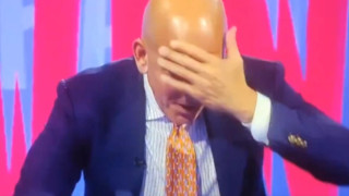 Ο Ντι Κάνιο χτυπάει το κεφάλι του σε live εκπομπή