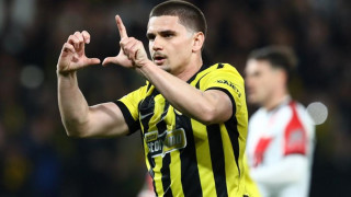 Με εύστοχη εκτέλεση πέναλτι του Μαρίν η ΑΕΚ κάνει το 2-0 κόντρα στη Ράγιο Βαγιεκάνο