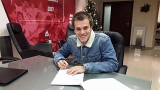 «Βυσσινί» και επίσημα ο Τζέιμς                 Ευμορφίδης