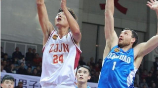 «Οργιάζει» στην Κίνα ο Λουκάς           Μαυροκεφαλίδης!