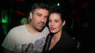 Αϊβάζης – Κορινθίου: Ποζάρουν ολόγυμνοι σε εξώφυλλο περιοδικού (ΦΩΤΟ)