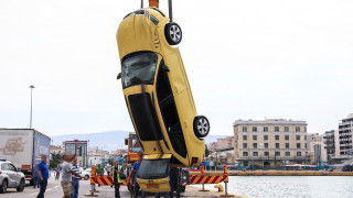 Τραγωδία στον Πειραιά: Νεκρός ο οδηγός που έπεσε με ταξί στη θάλασσα