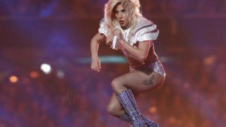 Το πολιτικό μήνυμα της Lady Gaga στο σόου του Super Bowl (ΒΙΝΤΕΟ)