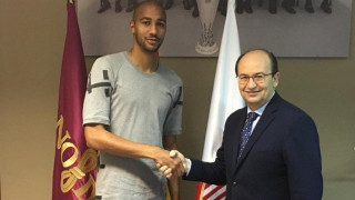 Ανανέωσε ο                         Ενζονζί στη Σεβίλλη