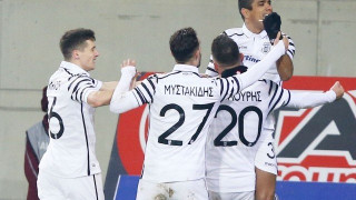 Καλπάζει το                           ασπρόμαυρο άτι!