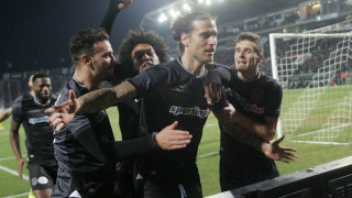 Αυτή           είναι            η              ουσία