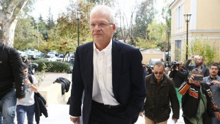 Στο εδώλιο    Σαρρής, Τοπολιάτης για την «κάρτα υγείας»