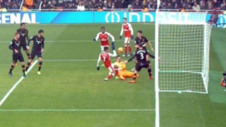 Και όμως αυτό το     γκολ-χέρι του Σάντσες μέτρησε! (vid)