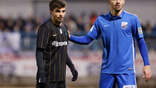 Διεκδικεί το δίκιο του                    μέσω ένστασης