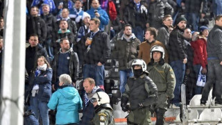 Προειδοποιεί    για ...  σκληρή     στάση   η Σάλκε τους οπαδούς της