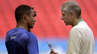 Ζιλμπέρτο Σίλβα: «Ο Βενγκέρ πρέπει     να σταματήσει»