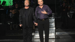 Γονίδης και Πάριος φιλήθηκαν στο στόμα στην πίστα! (BINTEO)