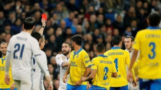 Αποφασίστηκε η ποινή του Μπέιλ για την κόκκινη (vid)