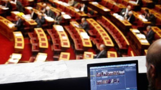 Πρωτιά στον ΣΥΡΙΖΑ δίνουν δύο νέες δημοσκοπήσεις