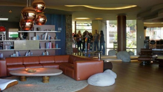 Κτίρια στην πόλη ανοίγουν τις πόρτες τους και υποδέχονται το κοινό (video)