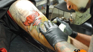 Δείτε φωτογραφίες και βίντεο από το Διεθνές Φεστιβάλ Τατουάζ στη Θεσσαλονίκη