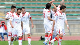 Στη σκιά του ντέρμπι