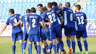 Να δείξει δόντια αφού τα διαθέτει