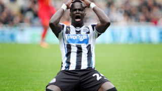 Δεν του φτάνουν οι δύο γυναίκες έχει και ερωμένη... (pic)