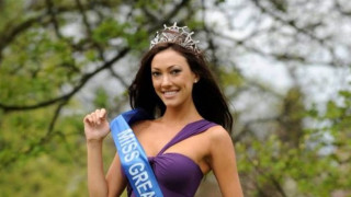 Βρετανίδα καλλονή ψάχνει συγκάτοικο...(pics)