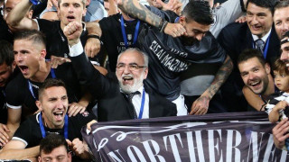 Οι πανηγυρισμοί του Ιβάν Σαββίδη με το κύπελλο στα χέρια (vid)