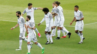 Το     άλμα      πρωτιάς     και    η   φαρσοκωμωδία