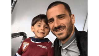 Επίσκεψη στον Μπελότι πατέρας και γιος Μπονούτσι! (pic)