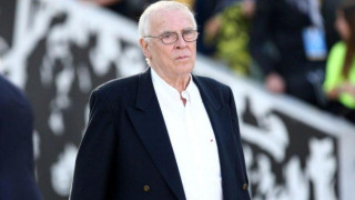 Δεν θέλει πλέι    οφ για τον πρωταθλητή ο κυρ-Σάββας