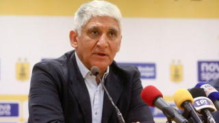 Μοναδική    ελπίδα      το   πρόσωπο του    Γιαννάκη