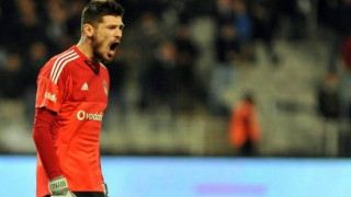 «Κρεμάει» τα ποδοσφαιρικά του παπούτσια ο Μέρτεζάκερ