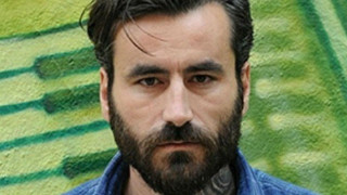 Γιώργος Μαυρίδης: Με εντυπωσιακή τραγουδίστρια στη Χαλκιδική! (pic)