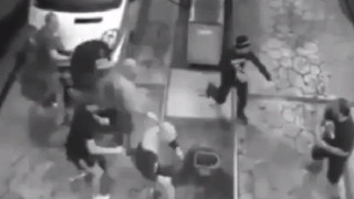 Επίθεση από Ουκρανούς     δέχθηκε οπαδός του ΠΑΟΚ (vid)