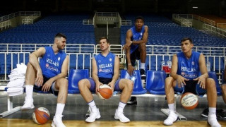 Τα backstage της φωτογράφισης                        της Εθνικής (vid)