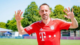 Αραχτός          στην Μύκονο  ο Φρανκ Ριμπερί (pic)