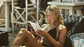 Αυτή είναι η πιο     καυτή Ελληνίδα δασκάλα! (pics)