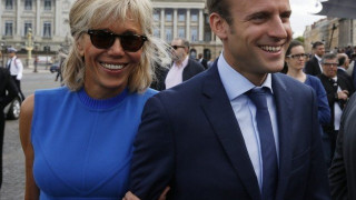 Με διαφορετικά αεροπλάνα αναχώρησαν Εμμανουέλ Μακρόν και Μπριζίτ